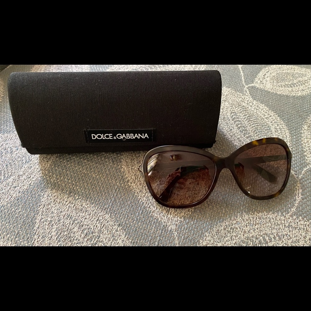 🔥 Dolce & Gabbana Women’s Sunglasses 🔥